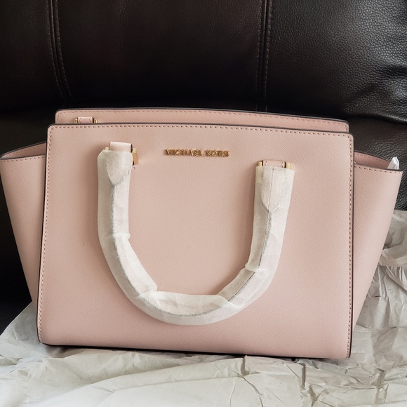 Michael Kors Women Selma Leather Medium Satchel - Picture 3 of 8